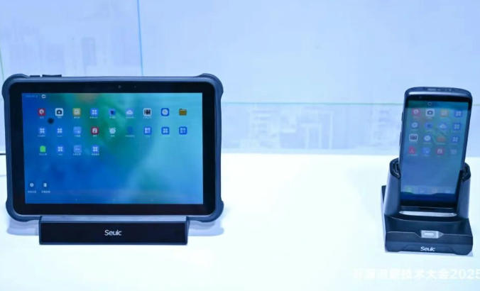 開源鴻蒙技術大會2025|東集鴻蒙5.0智能終端驚艷亮相，賦能信創產業數字化轉型