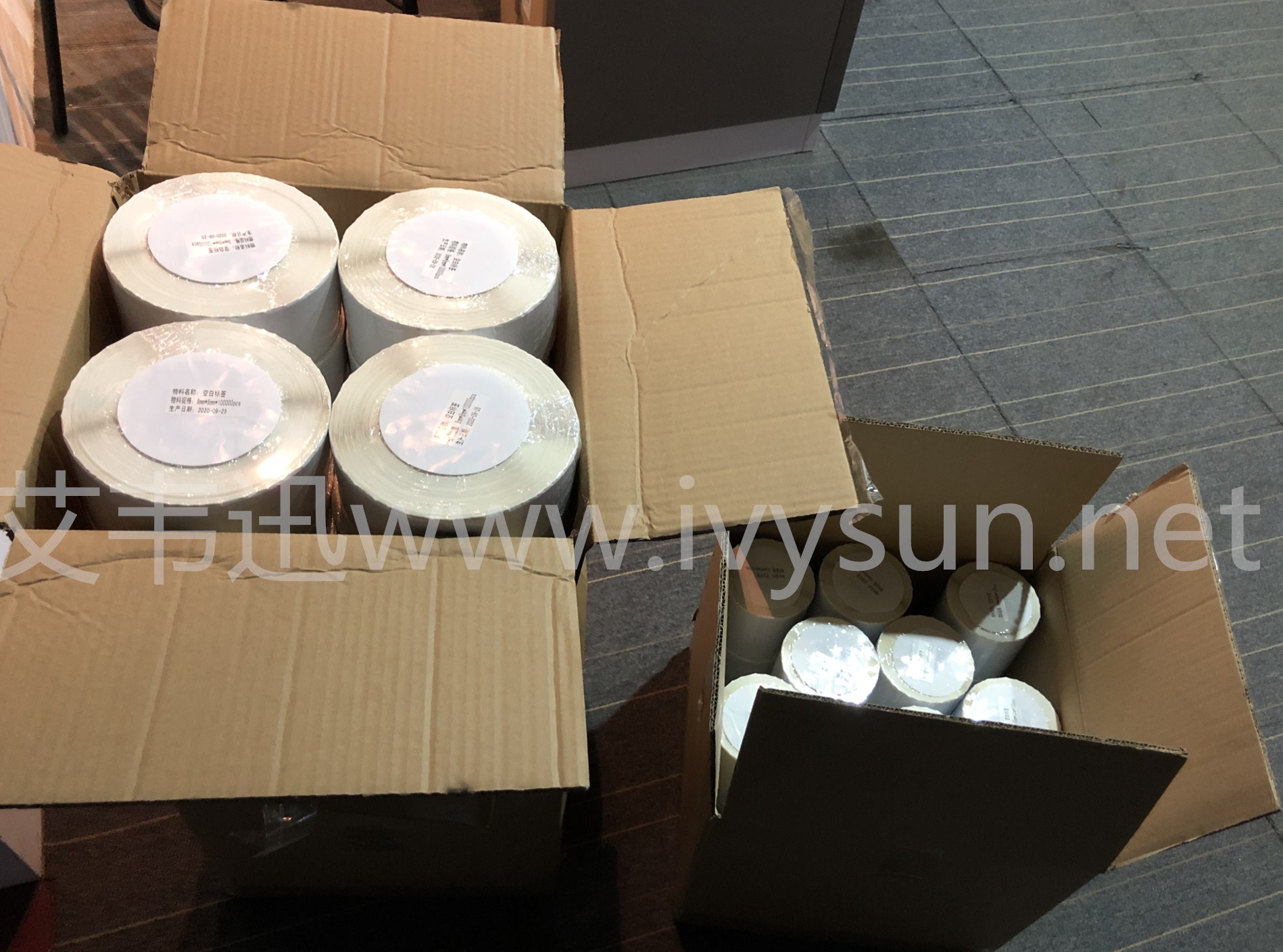 銅版紙不干膠標(biāo)簽.jpg 銅版紙不干膠標(biāo)簽.jpg